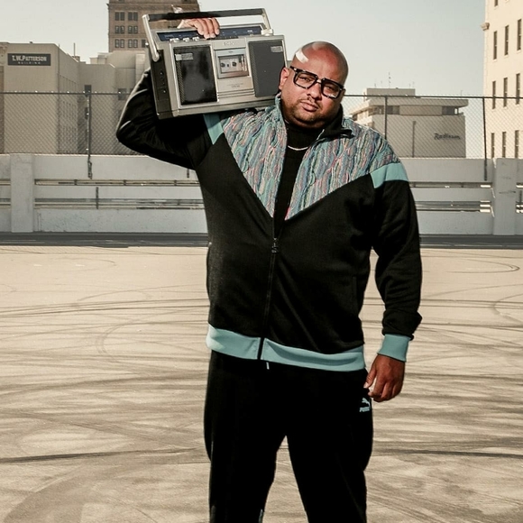 Meet your Posher, Raymond - Picture 2 of 8